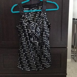 Black and white Sleeveless blouse